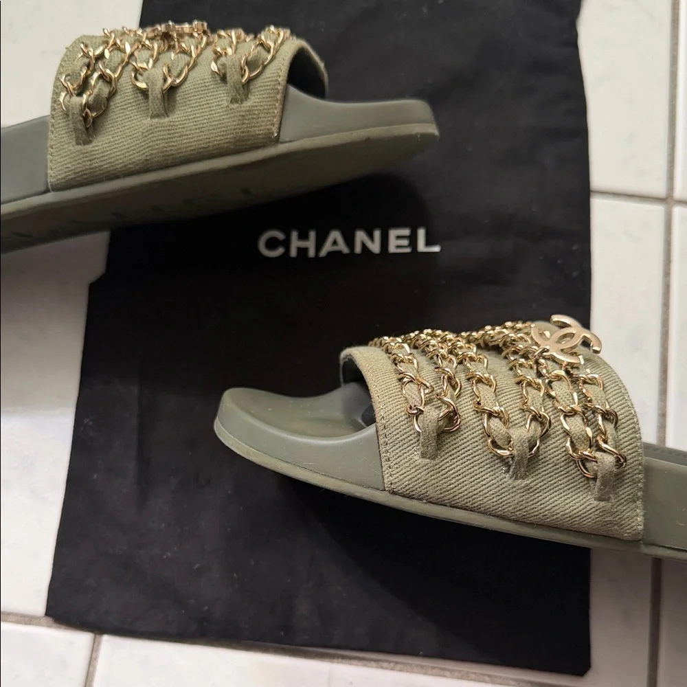 CHANEL Olive Green Chain-Trim Slide Sandals